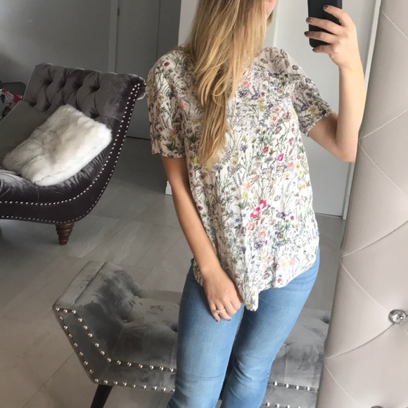 H&M Floral Top - Picture 7 of 7